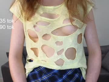 webcam girl carnelia_blush live cam image #4577192