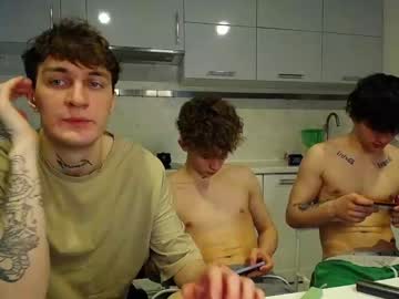webcam man teddy_mode live cam image #1944061