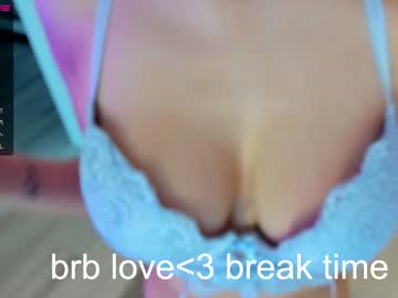 webcam girl angella_kleee live cam image #2490880