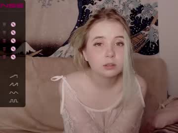 webcam girl yoliverse live cam image #2194264
