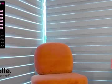 webcam girl belle_adrienne live cam image #3106337