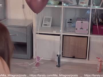 webcam girl mia_milagros live cam image #2395678