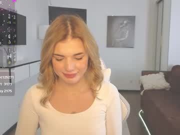 webcam girl adri_dream live cam image #7100481