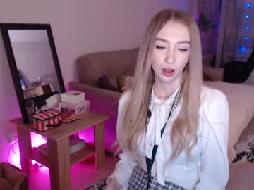 webcam girl gudeeetama live cam image #304910