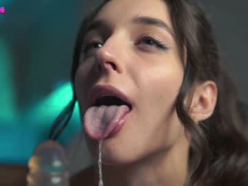 webcam girl angels_kiss live cam image #3699526