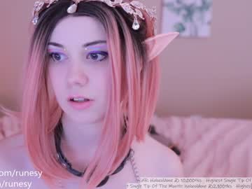 webcam girl runesy live cam image #2460982