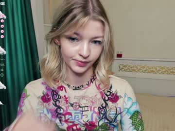 webcam girl white__crystal_ live cam image #2245957