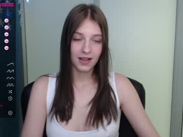 webcam girl lilliasweety live cam image #2002944
