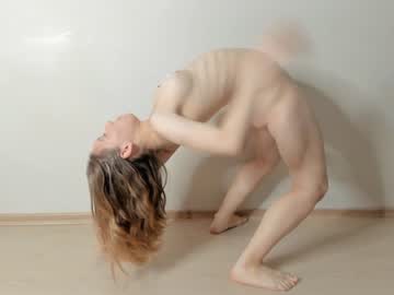 webcam girl just_emmy live cam image #4624801