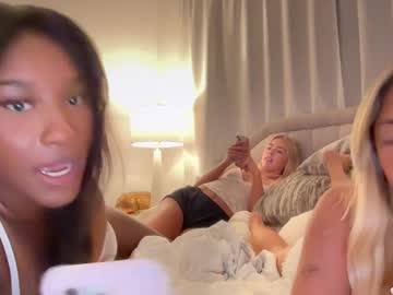 webcam girl kittynoirx live cam image #7044993