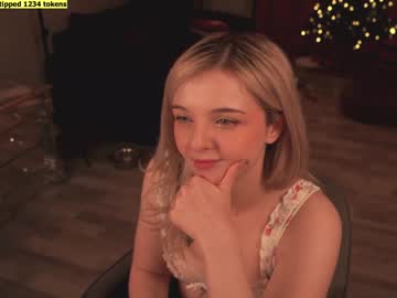 webcam girl lucydelovely live cam image #6041935