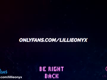 webcam girl lillieonyx live cam image #3267481