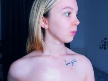 webcam girl shine__and_be live cam image #5041467