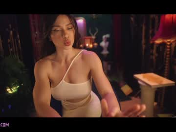 webcam girl lucieoude_ live cam image #2135974