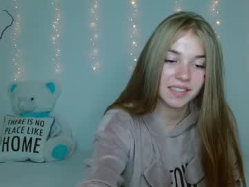 webcam girl little__cherrry live cam image #2531069