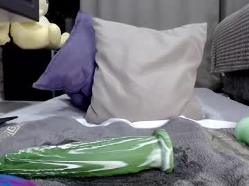webcam girl cuty_lucy live cam image #6198292