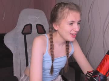 webcam girl kylie_mine live cam image #3047191