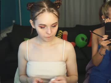 webcam girl dainty_bit live cam image #240098