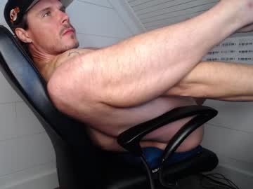 webcam man holenextdoor live cam image #5482161