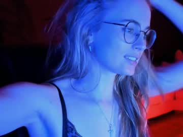 webcam girl linellali live cam image #2974380