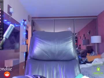 webcam girl bestblondiiecb live cam image #3324364