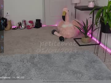 webcam girl petitebrat live cam image #6140186