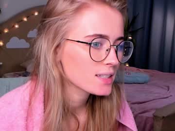 webcam girl linellali live cam image #2744375