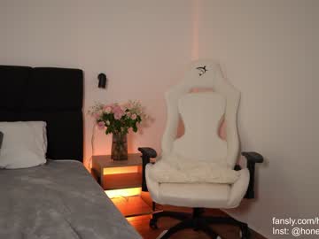 webcam girl aria_diaz live cam image #6863764