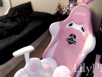 webcam girl lilypixel live cam image #2910371