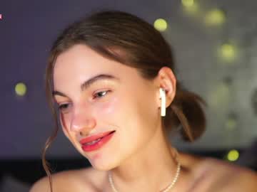 webcam girl hoolybunny live cam image #6610193