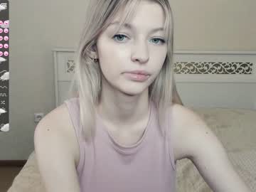 webcam girl white__crystal_ live cam image #2282253