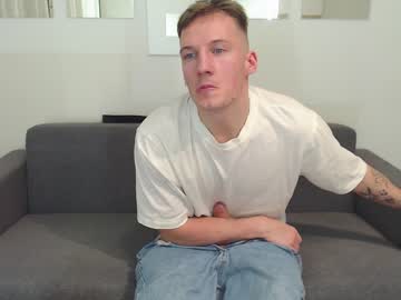 webcam man purple_gang live cam image #799326