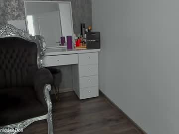 webcam girl moniqueedoll live cam image #1351802