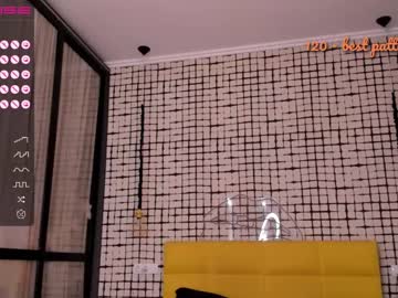 webcam girl taeni_lara live cam image #4871621