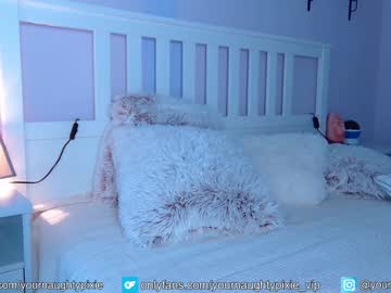 webcam girl yournaughtypixie live cam image #2310574