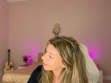 webcam girl lenamuti live cam image #6324175
