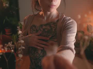 webcam girl ambientink live cam image #2567791