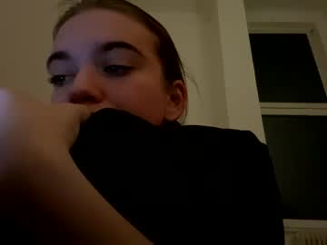 webcam girl lilfrooti0 live cam image #6235421
