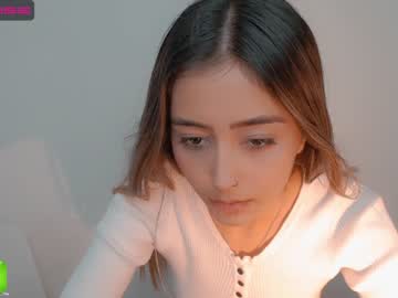 webcam girl gummy_bear7 live cam image #151776