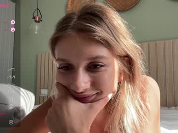 webcam girl blair_fox live cam image #6414843
