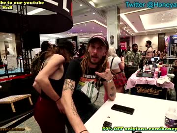 webcam couple honeyand_thebear live cam image #3499099