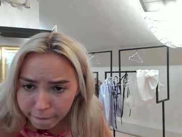 webcam girl ari_1_1 live cam image #5288477