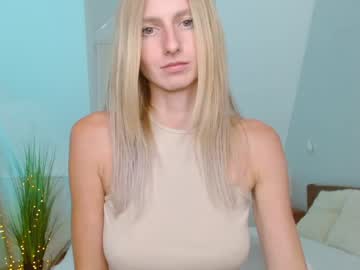 webcam girl kittyca1_love live cam image #5240460