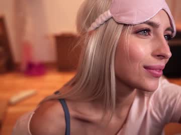 webcam girl peach_me live cam image #1589474