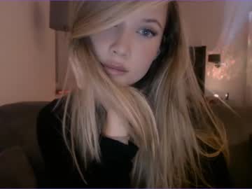 webcam girl bitter_moon live cam image #3225107