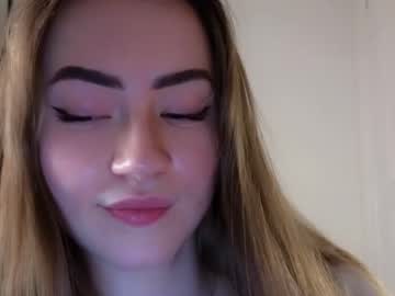 webcam girl strawberryjamx live cam image #6018753