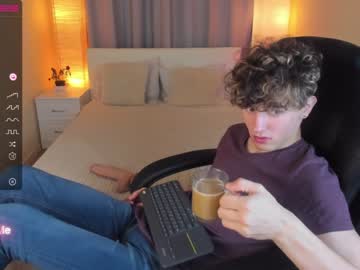 webcam man james_mil live cam image #3089291