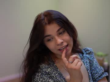 webcam girl hot_chill__ live cam image #4778137
