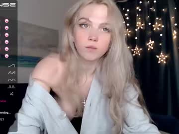 webcam girl small_blondee live cam image #1482107