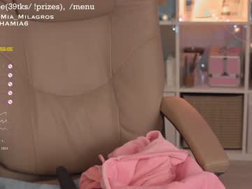 webcam girl mia_milagros live cam image #3620113